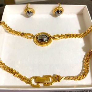 Louis Feraud necklace set (NEW)!